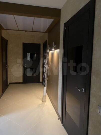 2-к. квартира, 83,5 м², 1/10 эт.