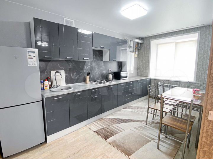 2-к. квартира, 80 м², 1/9 эт.