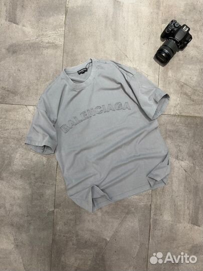 Футболка Balenciaga