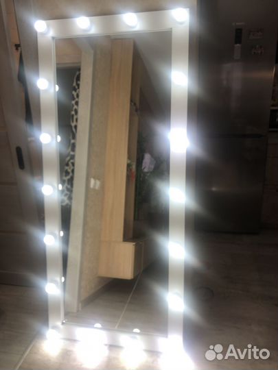 Зеркало напольное с подсветкой