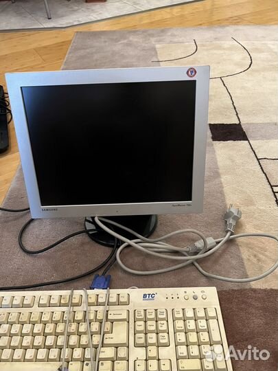 Монитор Samsung SyncMaster 152v