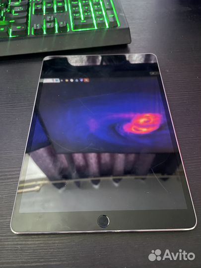 iPad Pro 10.5 на 256Gb Wi-Fi A1701 экран битый
