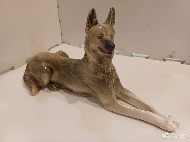 Фарфоровые статуэтки Собаки