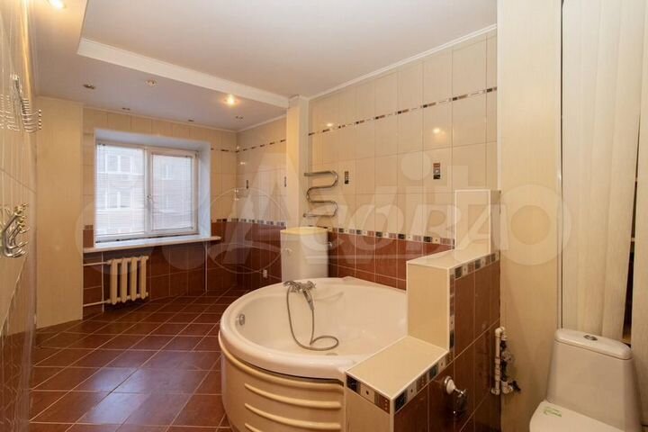 3-к. квартира, 90 м², 3/5 эт.