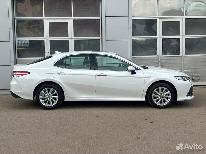Toyota Camry 2.5 CVT, 2022