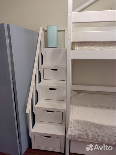 Детская двухярусная кровать домик (дерево)