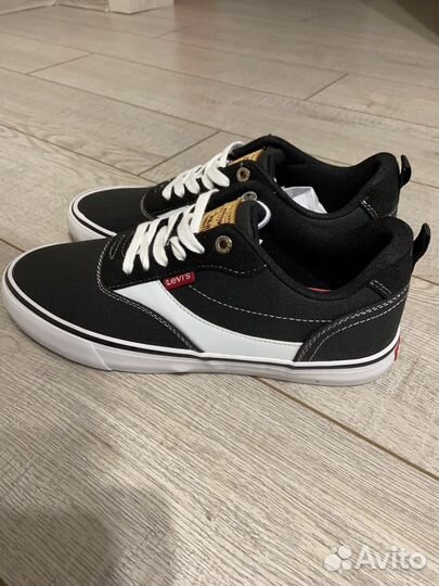 Кеды Levis