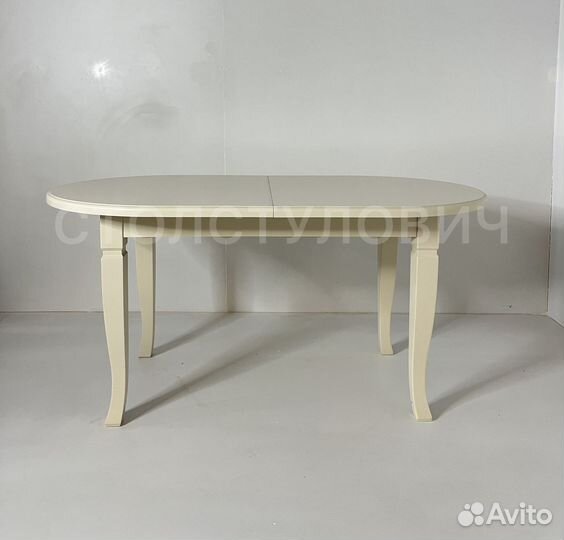 Столы и стулья