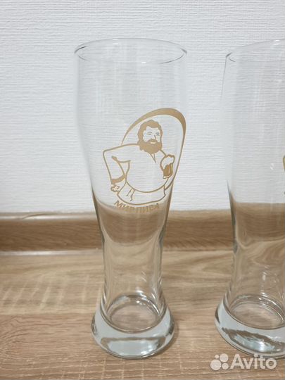Пивные кружки и стаканы