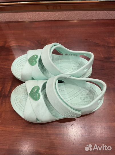 Сандали crocs c8