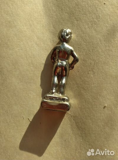 Писающий мальчик