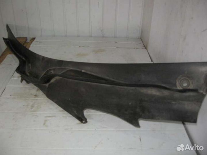 Решетка стеклоочистителя под лобовое стекло Mersed