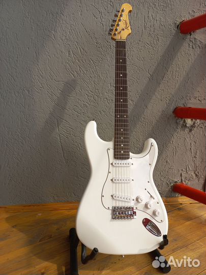 Электрогитара Rockdale Stratocaster