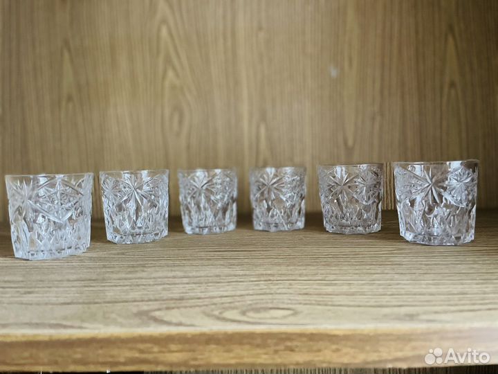 Рюмки, бокалы, стопки