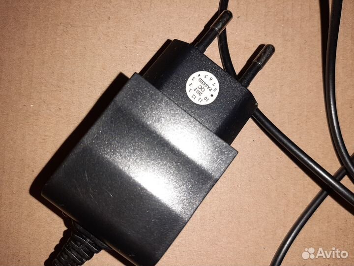 Зарядное устройство