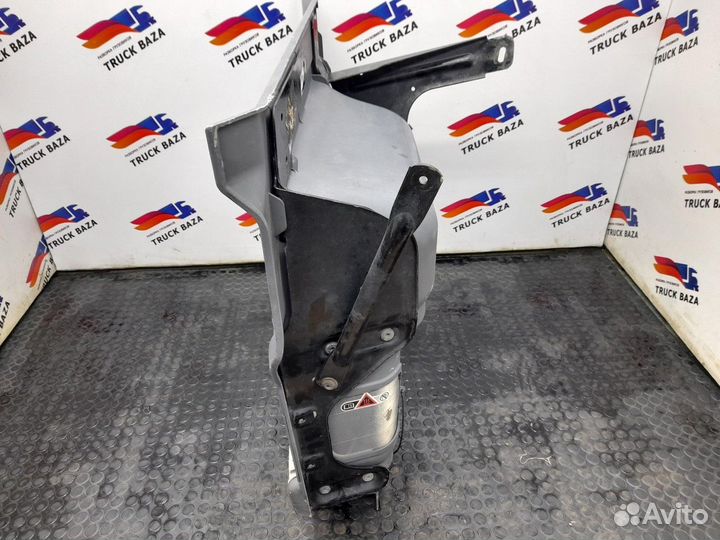 Корпус подножек правый Daf XF106