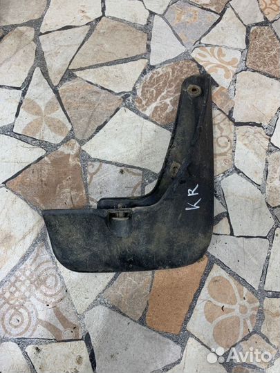 Брызговик Kia Rio хэтчбэк 1.4 G4EE 2011