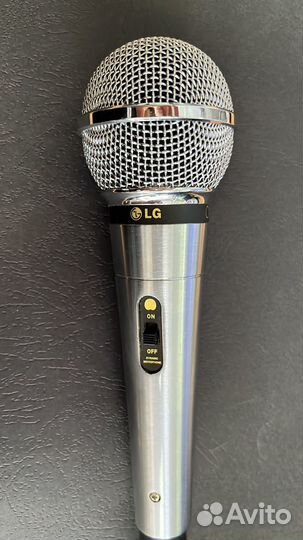 Караоке микрофон LG ACC M900K