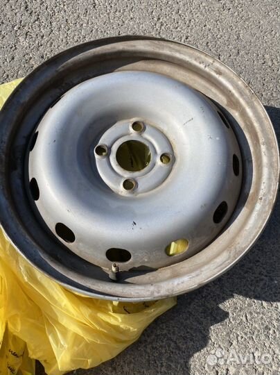 Диски штамповка Kia Rio 15r