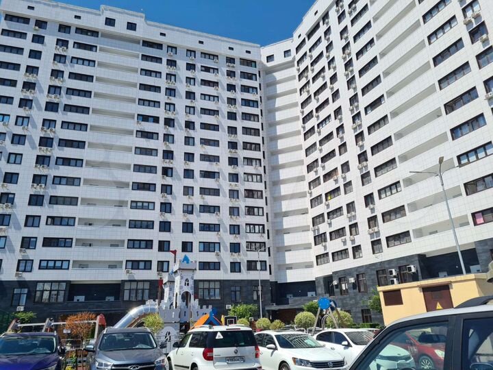 2-к. квартира, 70 м², 4/16 эт.