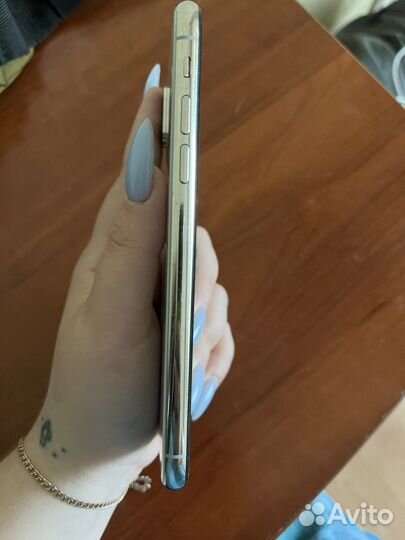 Телефон iPhone X