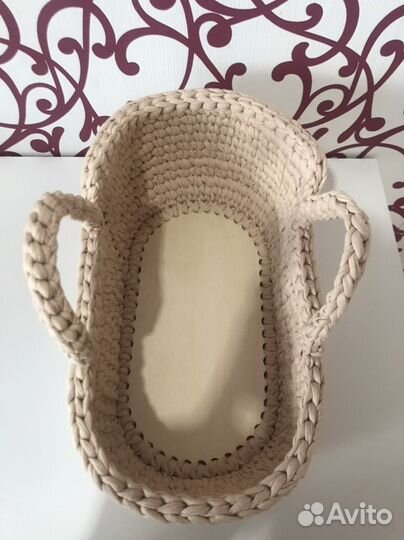 Вязаная люлька для куклы