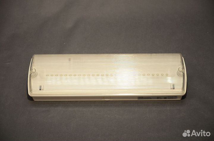 Светильник аварийно эвакуационный varton