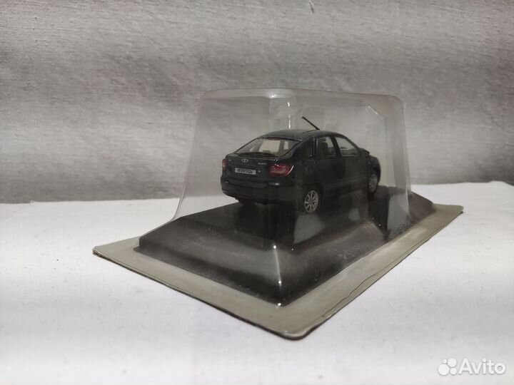 Модель Автолегенды Новая эпоха №5-Лада Гранта