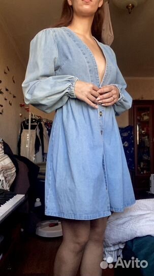 Джинсовое платье с декольте