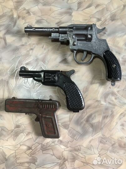 Игрушка пистолет СССР