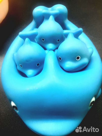 Игрушки для купания малыша в ванне пакетом