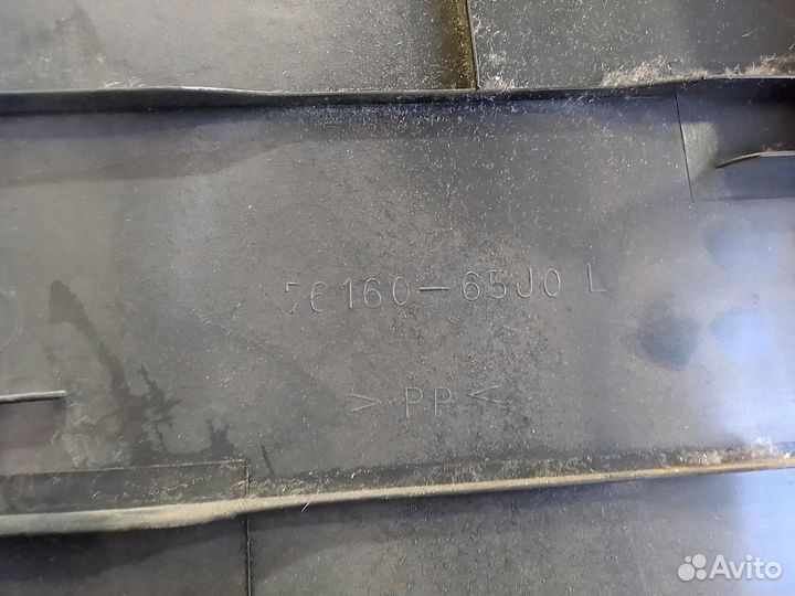 Обшивка стойки центральная левая