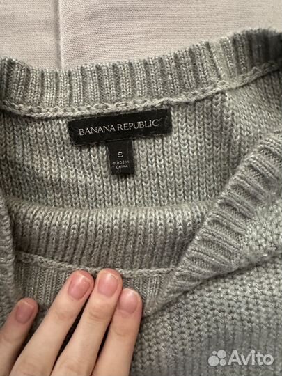 Серый свитер banana republic