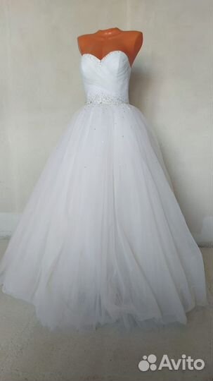 Свадебное платье 42 44 б/у