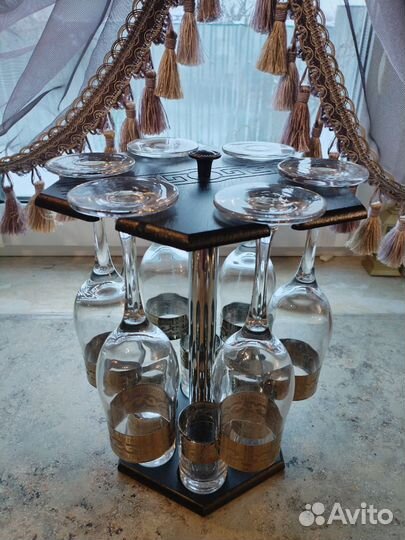 Набор бокалов и рюмок