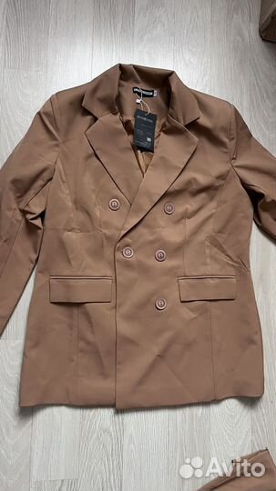 Костюм брючный женский новый 48 р-р