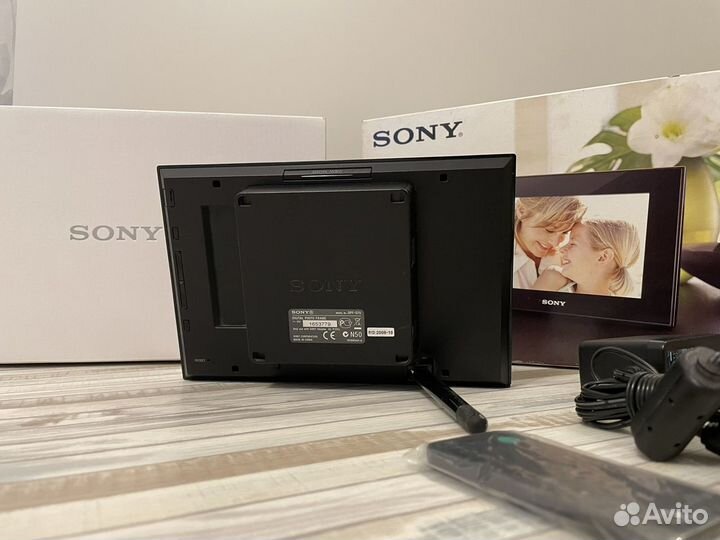 Фоторамка Sony DPF-D70