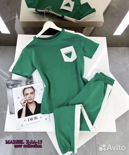 Костюм женский(новый) 48