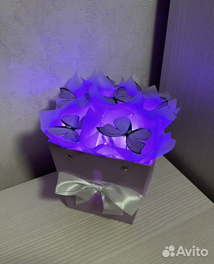 Букет из бабочек в коробке