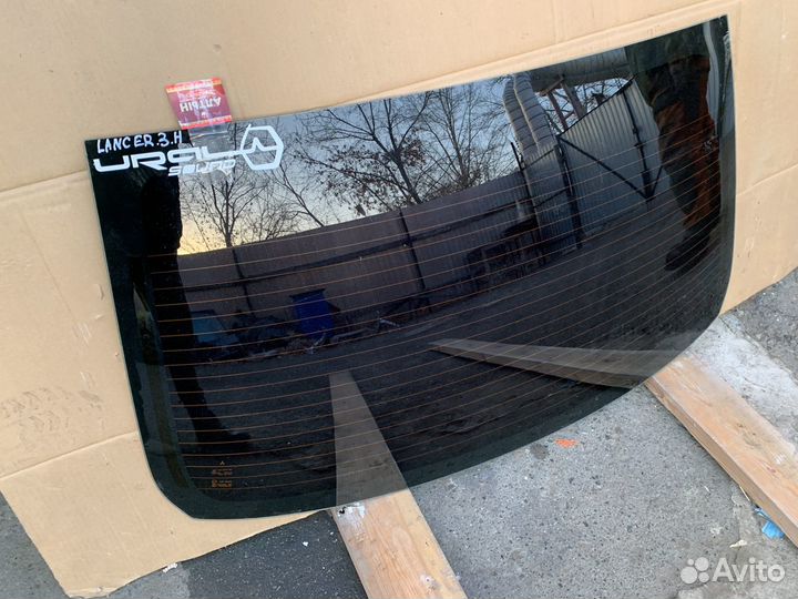 Стекло заднее Mitsubishi Lancer 10