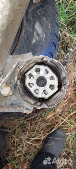 Балка на ауди а8д2