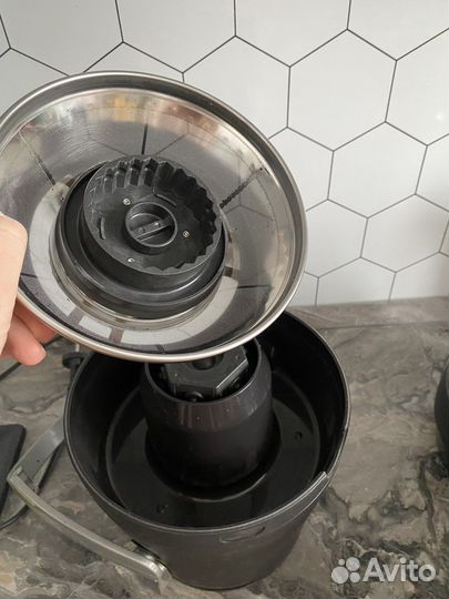 Соковыжималка Philips HR1870 в отличном состоянии