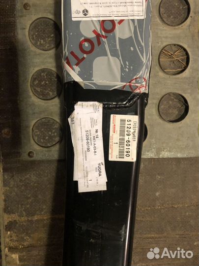 Задняя балка Land Cruiser 200 (2013) новая