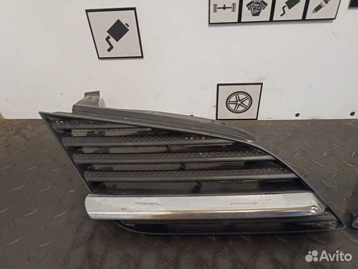 Решетка радиатора правая для Nissan Primera P12E