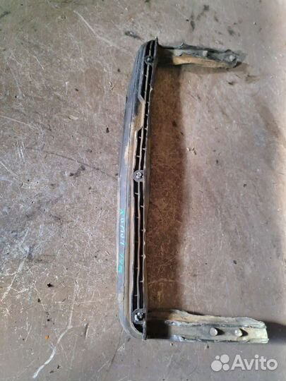 Резинка подкапотная Mercedes W140