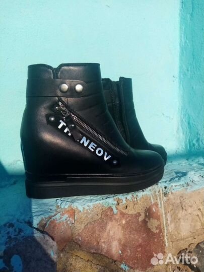 Ботинки женские