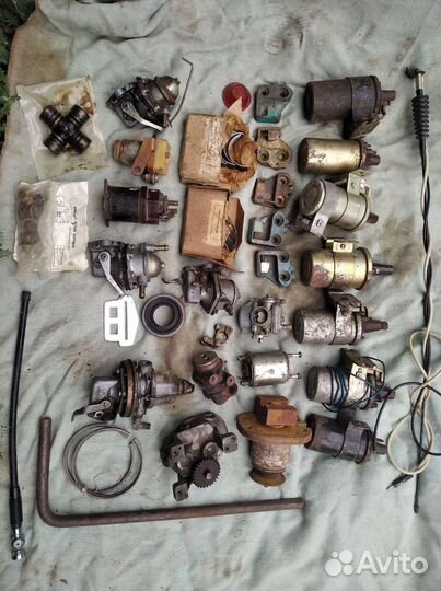 Остатки ретро автозапчастей