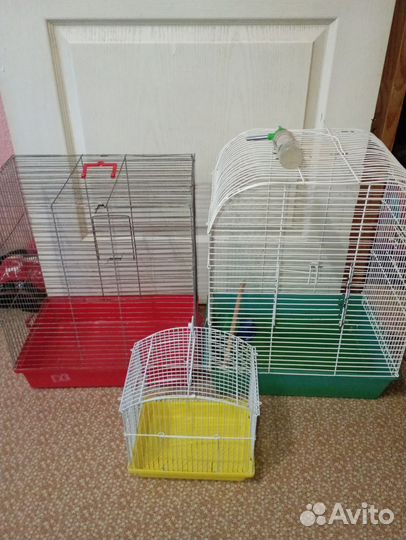 Клетки три штуки, две больших одна мале