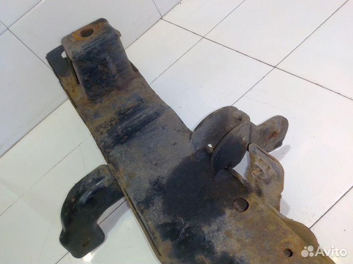 Усилитель переднего бампера (SsangYong Rexton)