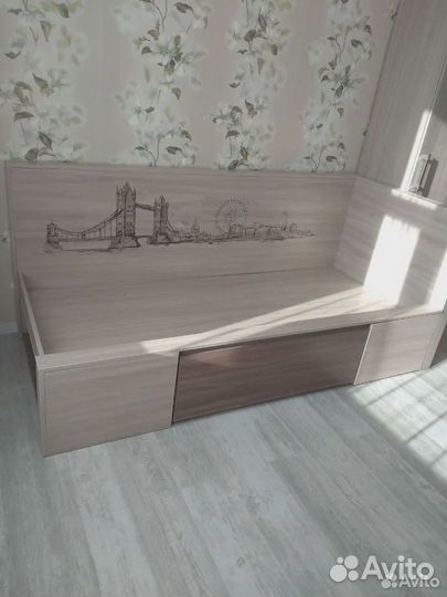 Кровать подростковая